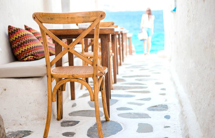 Επαγγελματικά έπιπλα σε μεγάλη ποικιλία που καλύπτουν κάθε ανάγκη που έχει μία καφετέρια ή ένα εστιατόριο -Xylolined